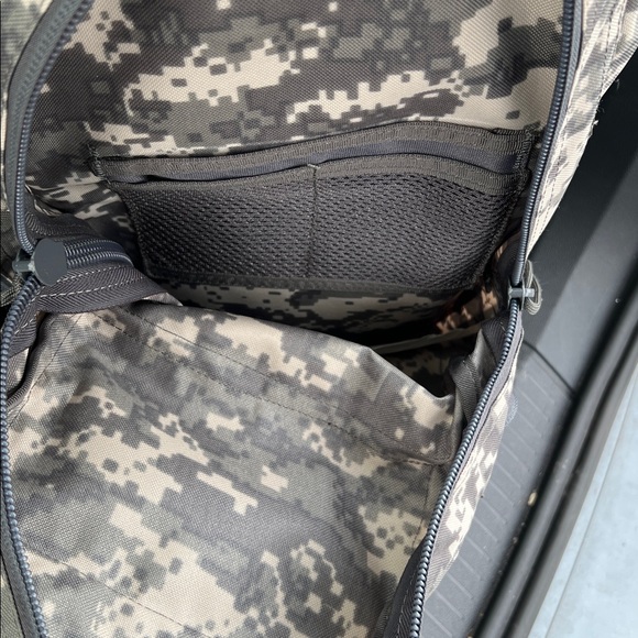 Camouflage Tactical Medical Backpack - Picture 7 of 7